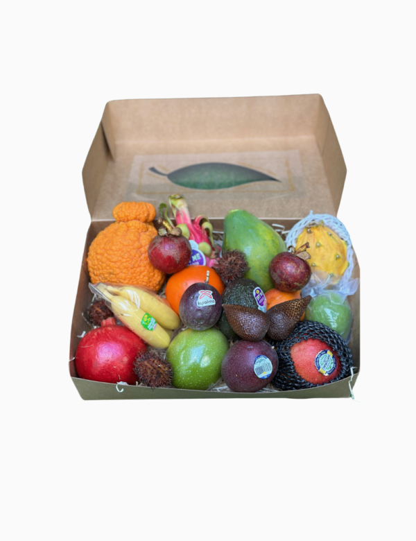 Exotische fruitmand vol met een doos (24 stuks) voor €70